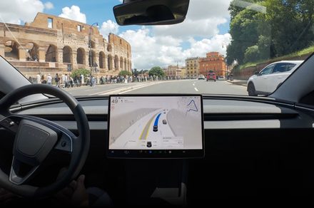 Tesla FSD update adds a new dialog that previews your car’s parking plan