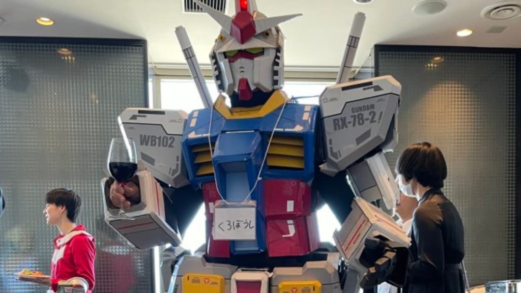 Man attends wedding as Mobile Suit Gundam after friend asks him to wear a “suit”